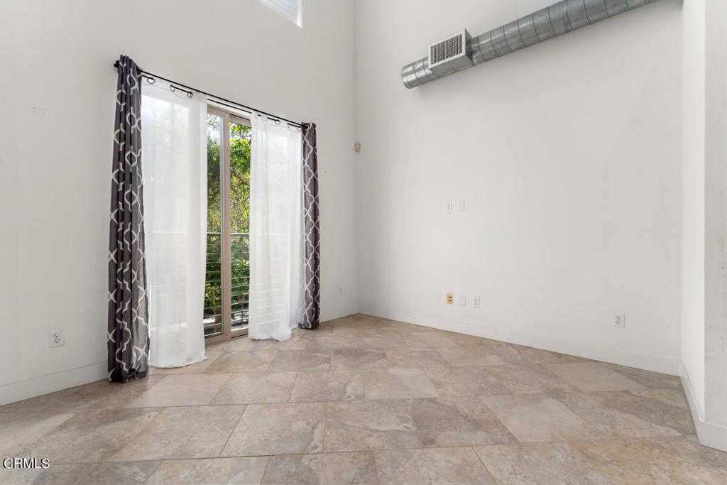 17 Delancy Irvine, CA 92612 - Photo 11 of 35 011_TPP_CamillePaton_17Delancy