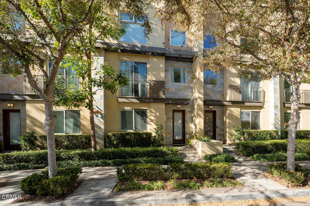 17 Delancy Irvine, CA 92612 - Photo 2 of 35 001_TPP_CamillePaton_17Delancy