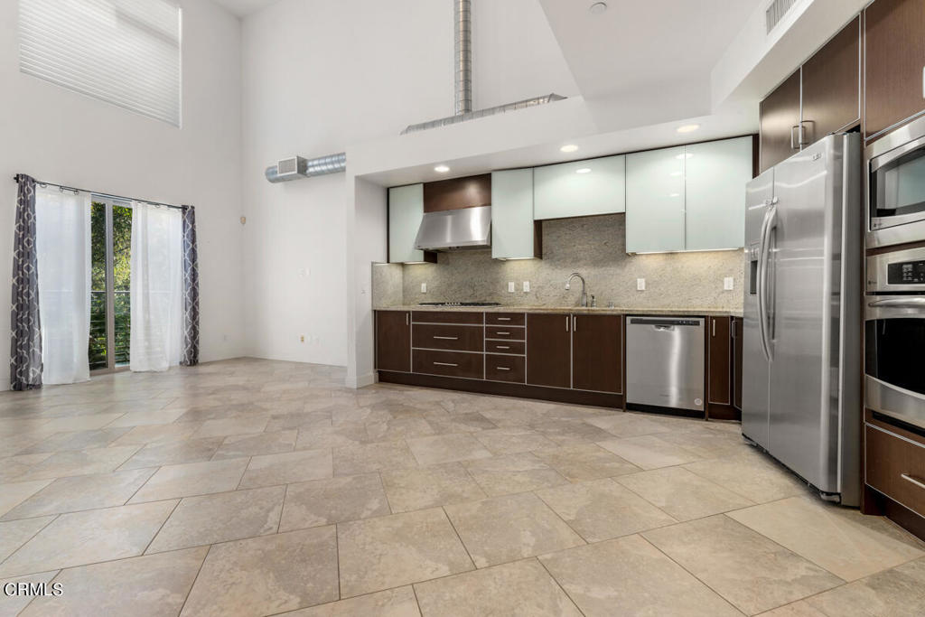 17 Delancy Irvine, CA 92612 - Photo 8 of 35 008_TPP_CamillePaton_17Delancy