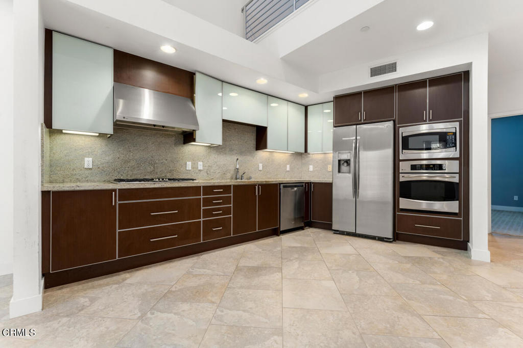 17 Delancy Irvine, CA 92612 - Photo 9 of 35 009_TPP_CamillePaton_17Delancy