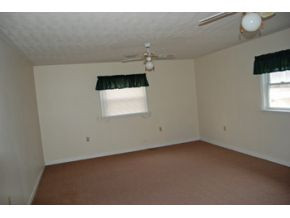 14501 Sandy Ridge Road, Unit 1 Coeburn, VA 24230 - Photo 4 of 8 Another Room
