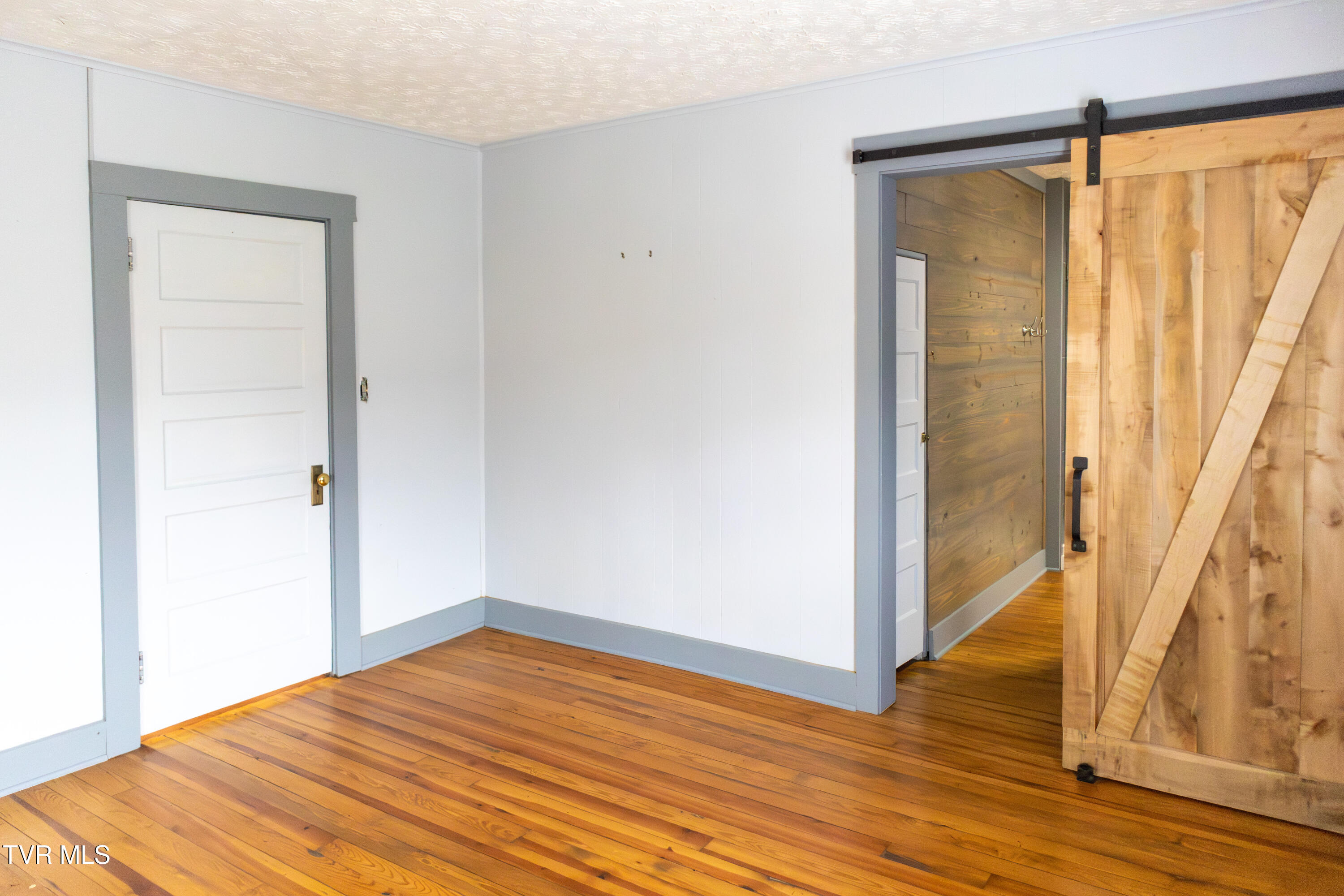 136 Riverview Street Newport, TN 37821 - Photo 12 of 35 20251130-IMG_3193