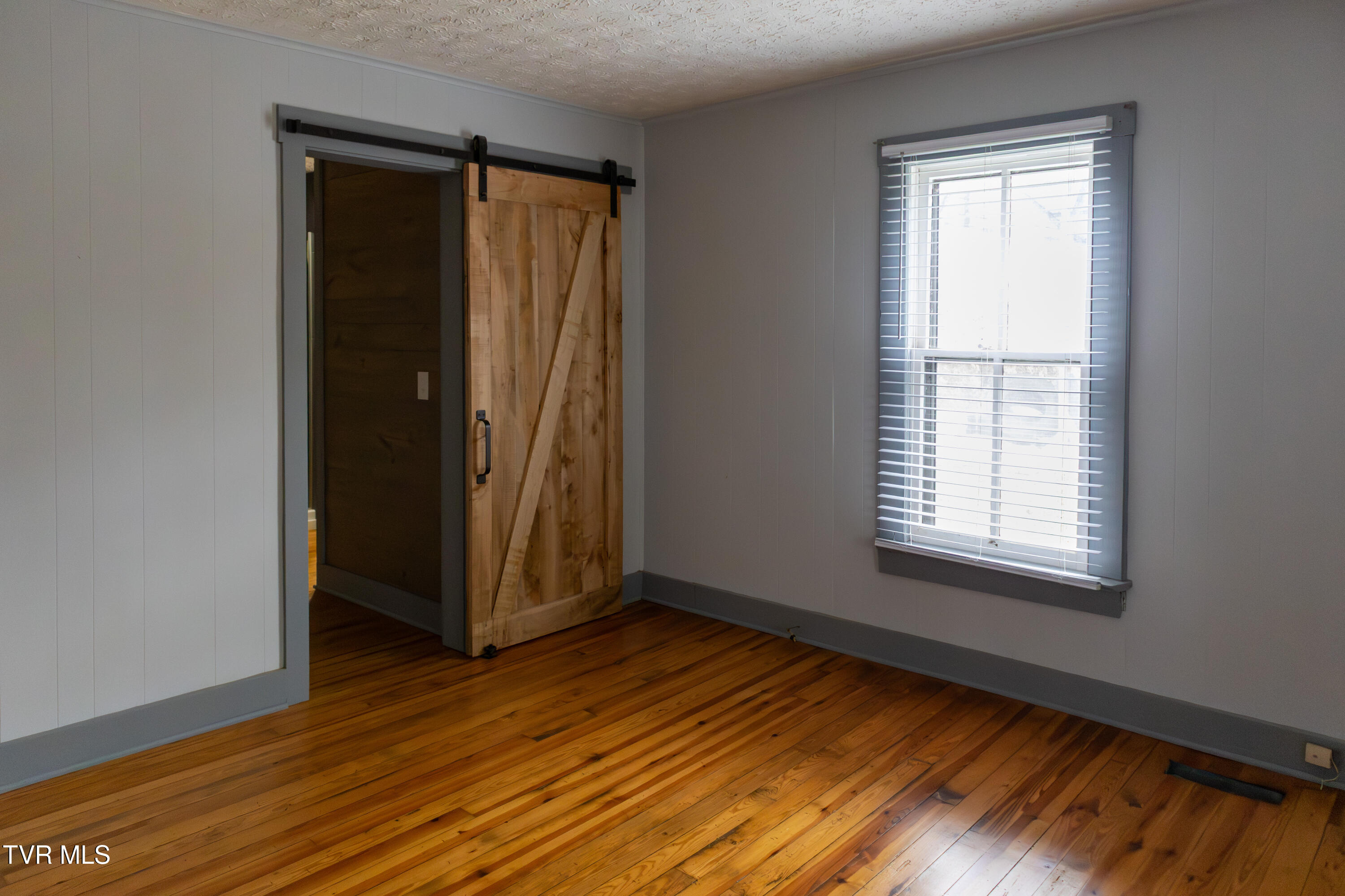 136 Riverview Street Newport, TN 37821 - Photo 13 of 35 20251130-IMG_3194