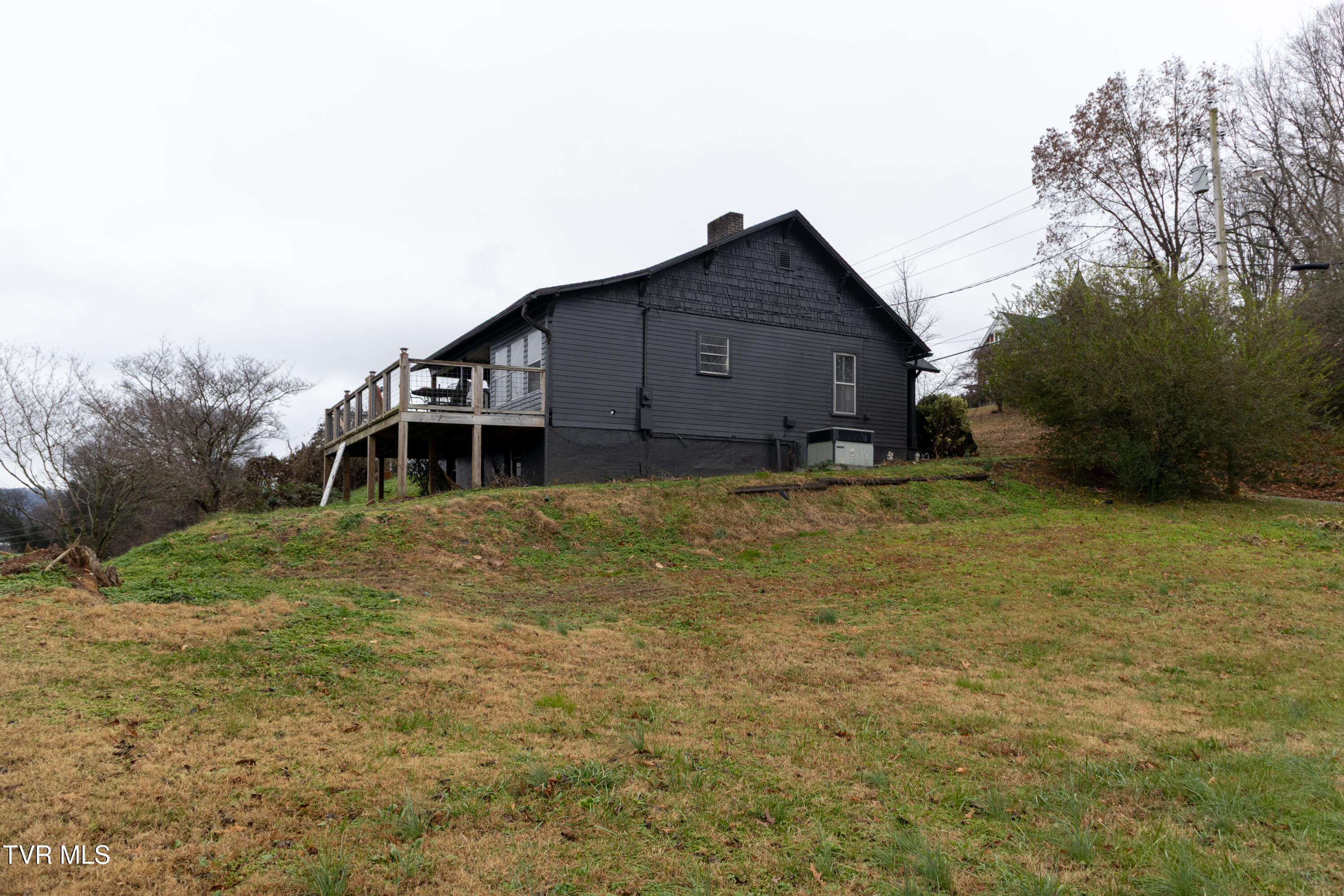 136 Riverview Street Newport, TN 37821 - Photo 27 of 35 20251130-IMG_3217