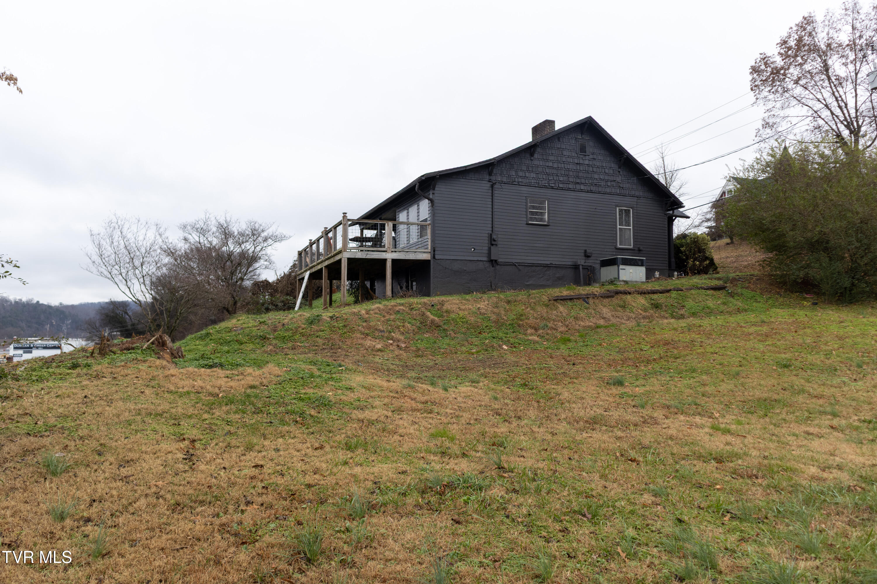 136 Riverview Street Newport, TN 37821 - Photo 28 of 35 20251130-IMG_3218