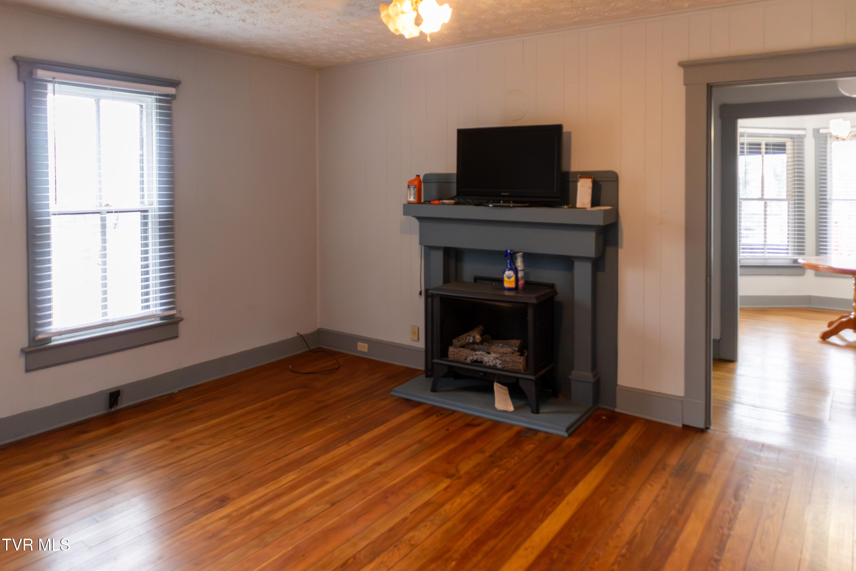 136 Riverview Street Newport, TN 37821 - Photo 3 of 35 20251130-IMG_3190