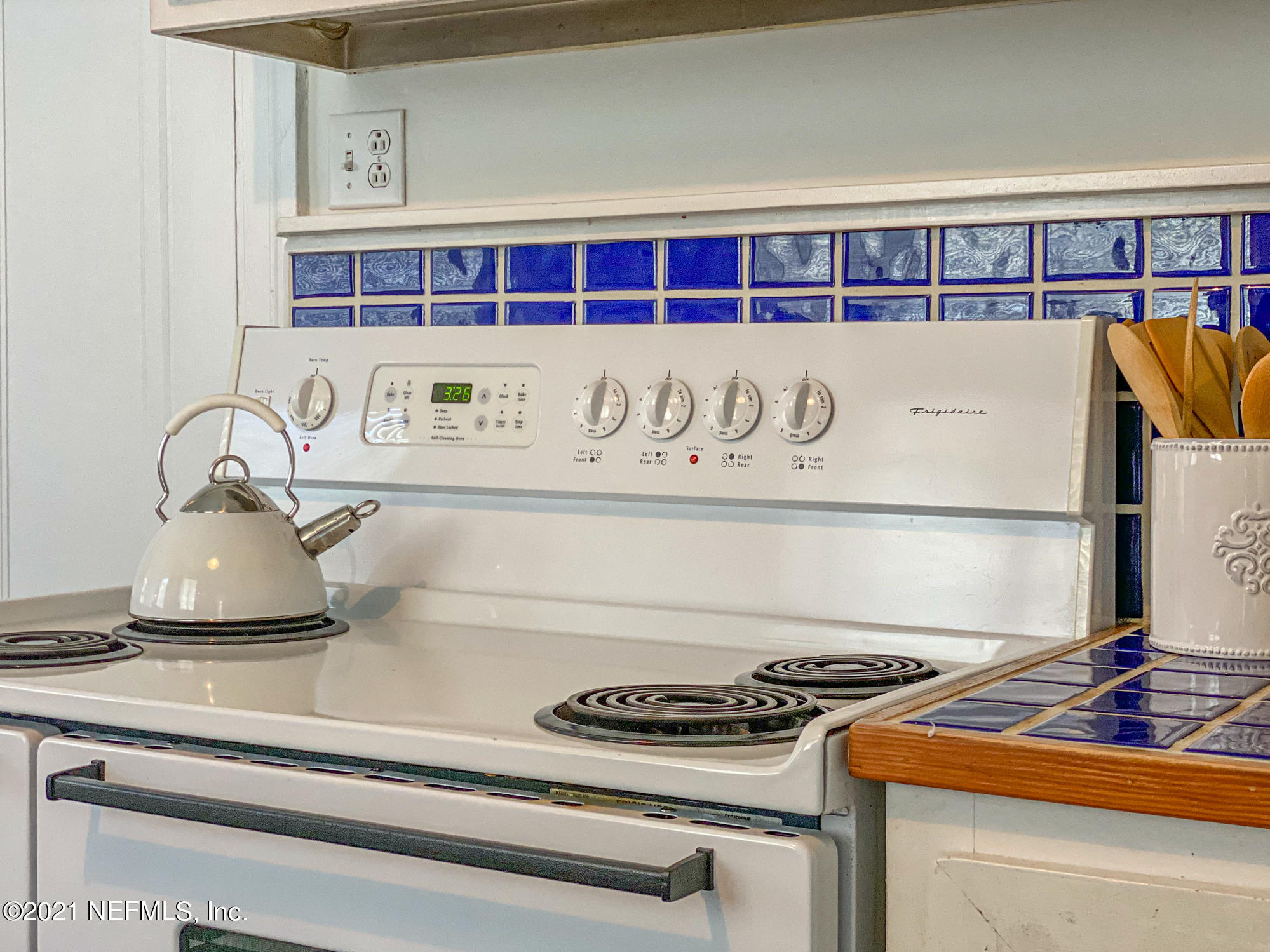 1230 River Oaks Road Jacksonville, FL 32207 - Photo 26 of 36 Kitchen