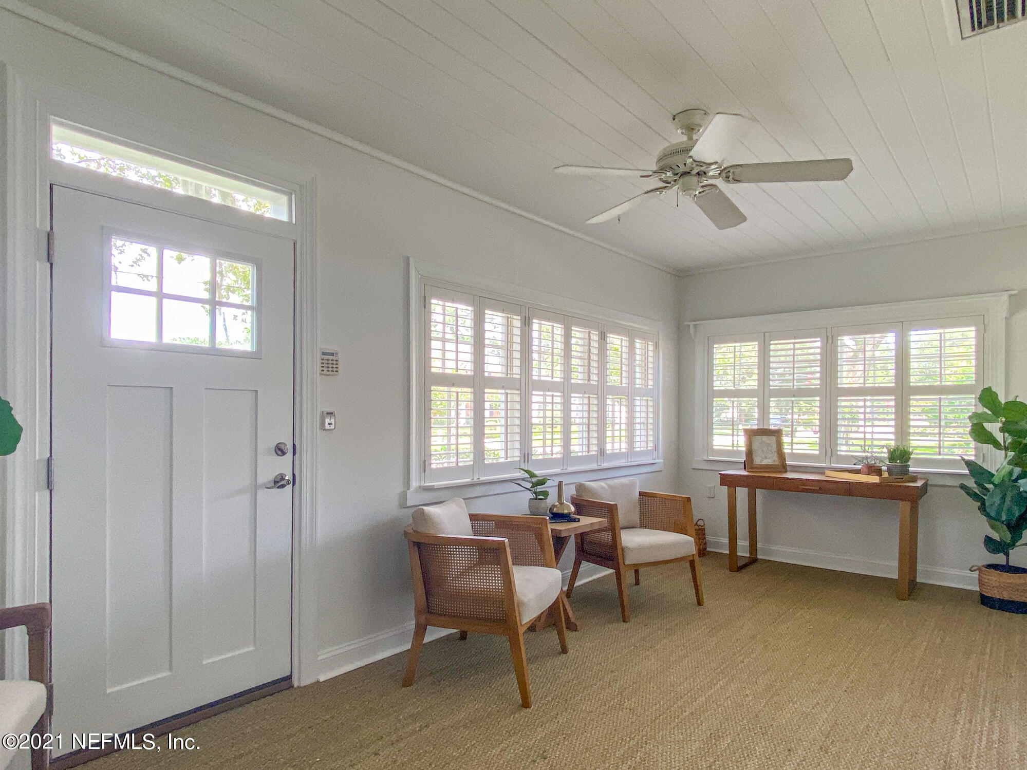 1230 River Oaks Road Jacksonville, FL 32207 - Photo 4 of 36 Sunny front room