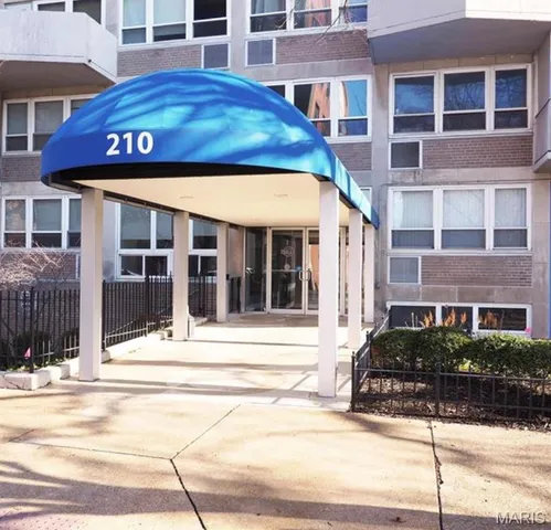 $750 | 210 North 17th Street, Unit 1009, St. Louis, MO 63103