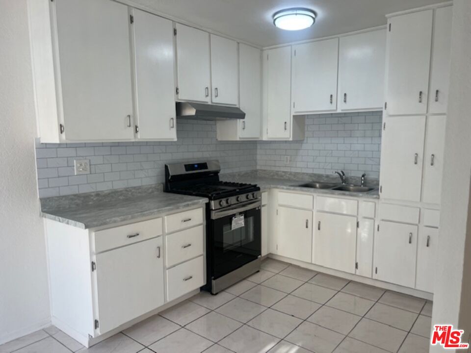 2125 Crenshaw Boulevard Los Angeles, CA 90016 - Photo 11 of 15