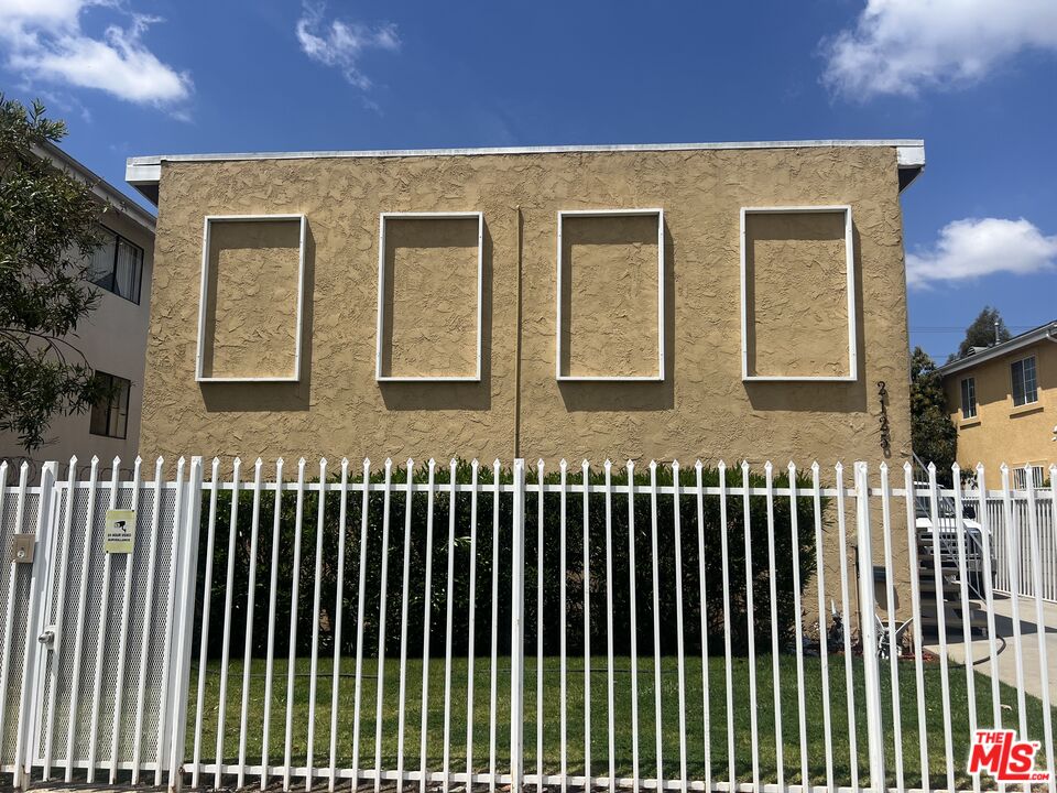 2125 Crenshaw Boulevard Los Angeles, CA 90016 - Photo 2 of 15