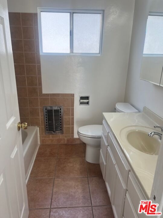 2125 Crenshaw Boulevard Los Angeles, CA 90016 - Photo 9 of 15