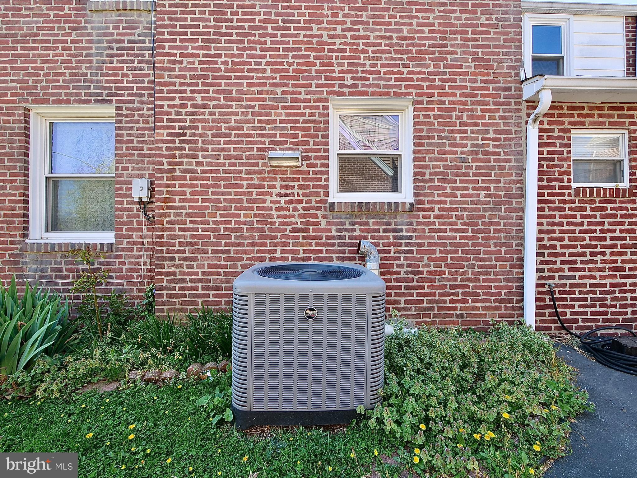 711 Braxton Road Ridley Park, PA 19078 - Photo 46 of 50 Side yard