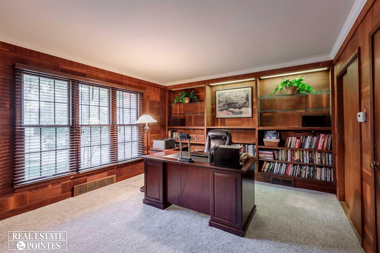 1901 Severn Road Grosse Pointe Woods, MI 48236 - Photo 17 of 37