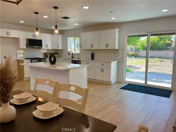 $849,000 | 10594 Spruce Avenue, Bloomington, CA 92316