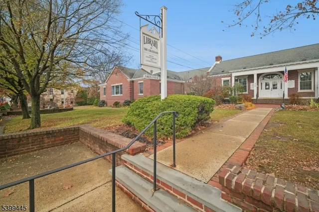 $3,750 | 246 Main Street, Unit 304, Chatham, NJ 07928