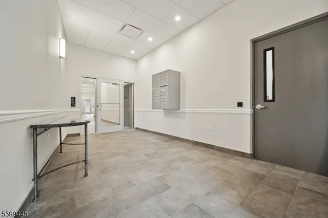 $3,750 | 246 Main Street, Unit 304, Chatham, NJ 07928