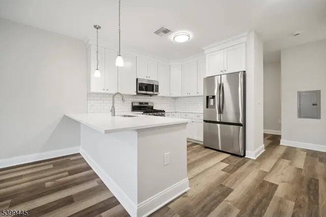 $3,750 | 246 Main Street, Unit 304, Chatham, NJ 07928