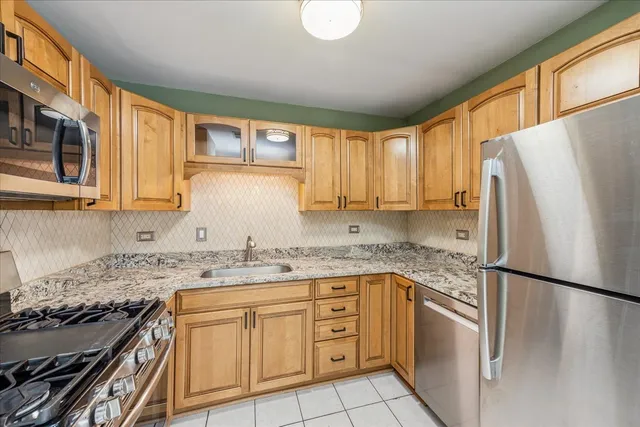 $249,900 | 6114 West 55th Street, Unit 5, Chicago, IL 60638