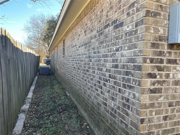 a view of a pathway both side of building