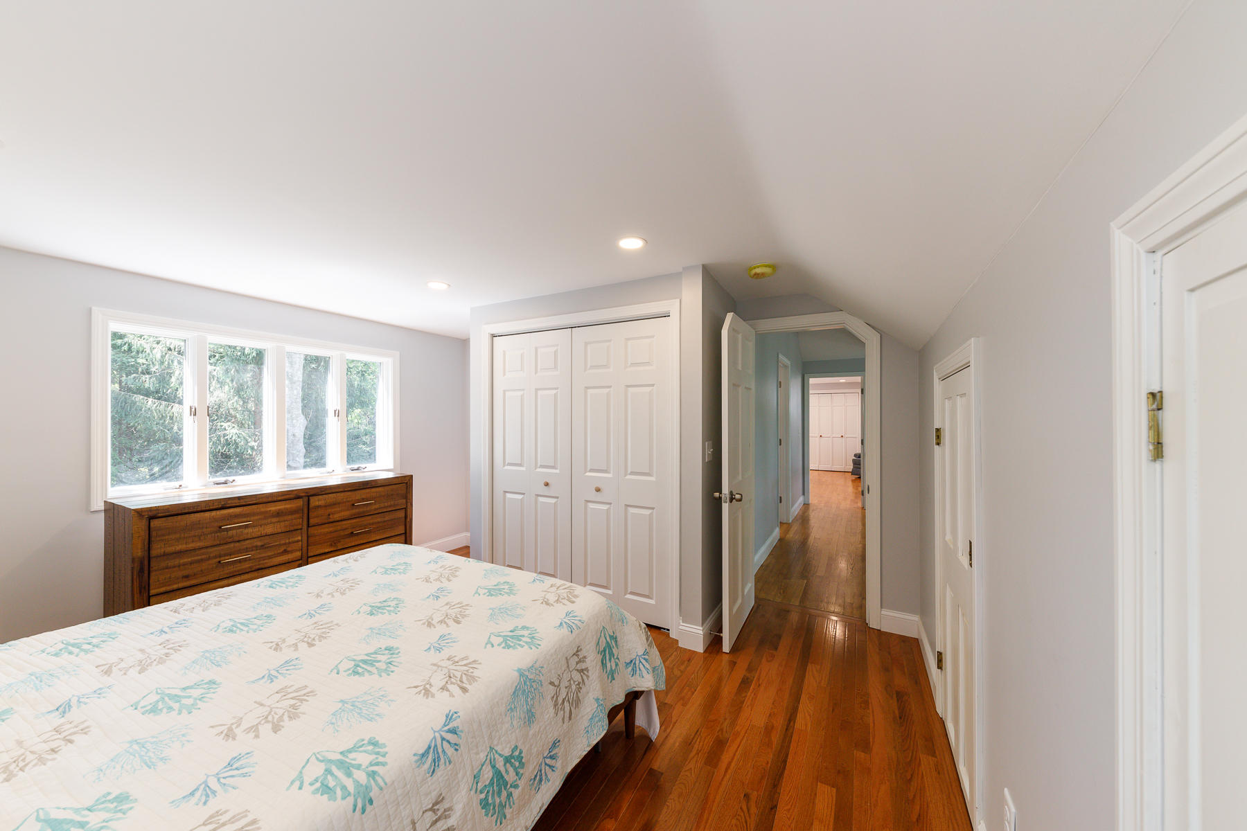 3 Rivers End Road East Falmouth, MA 02536 - Photo 28 of 38 a bedroom with a bed and a large window