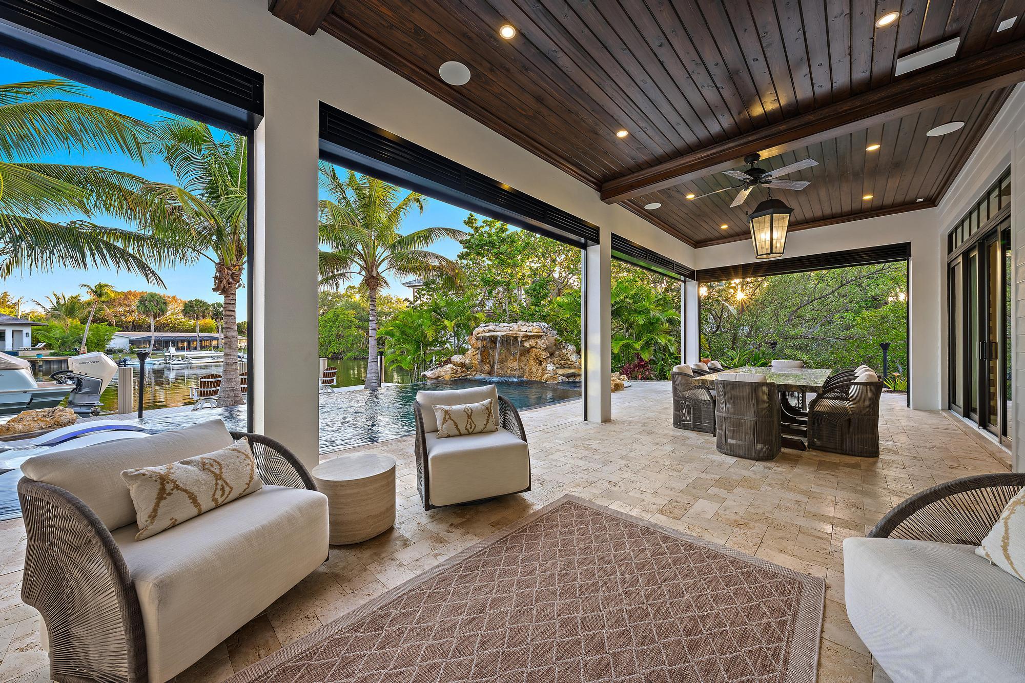 942 Pompano Drive Jupiter, FL 33458 - Photo 11 of 70 942 Pompano Dr-10