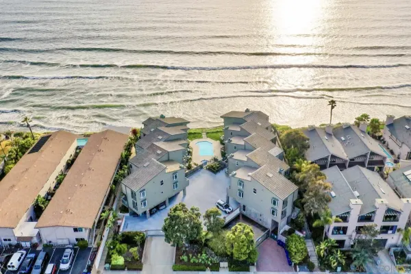 $2,295,000 | 940 Sealane Drive, Unit 16, Encinitas, CA 92024
