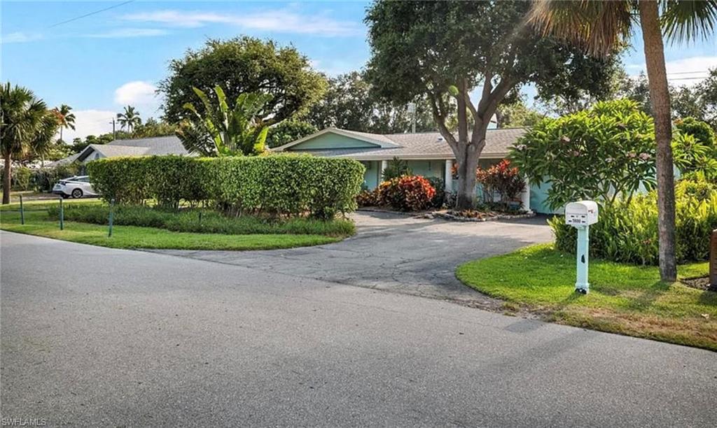1600 Mandarin Road Naples, FL 34102 - Photo 2 of 13