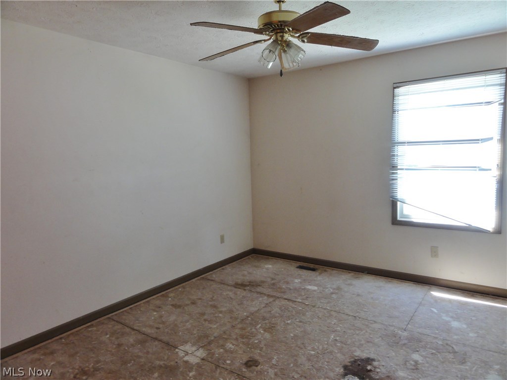 910 6th Street Southwest Canton, OH 44707 - Photo 3 of 8
