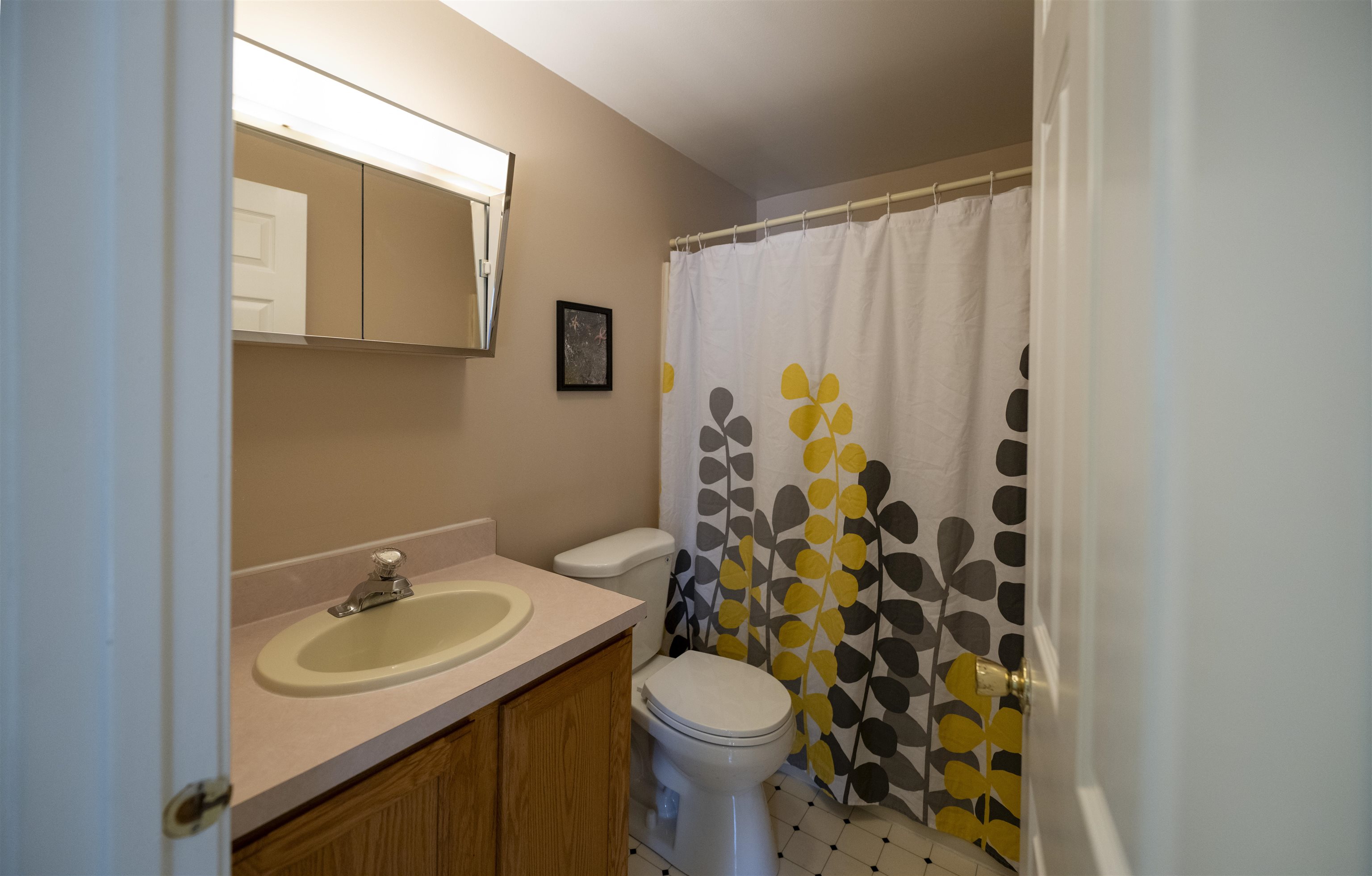 401 Colonial Drive Hartford, VT 05001 - Photo 20 of 33