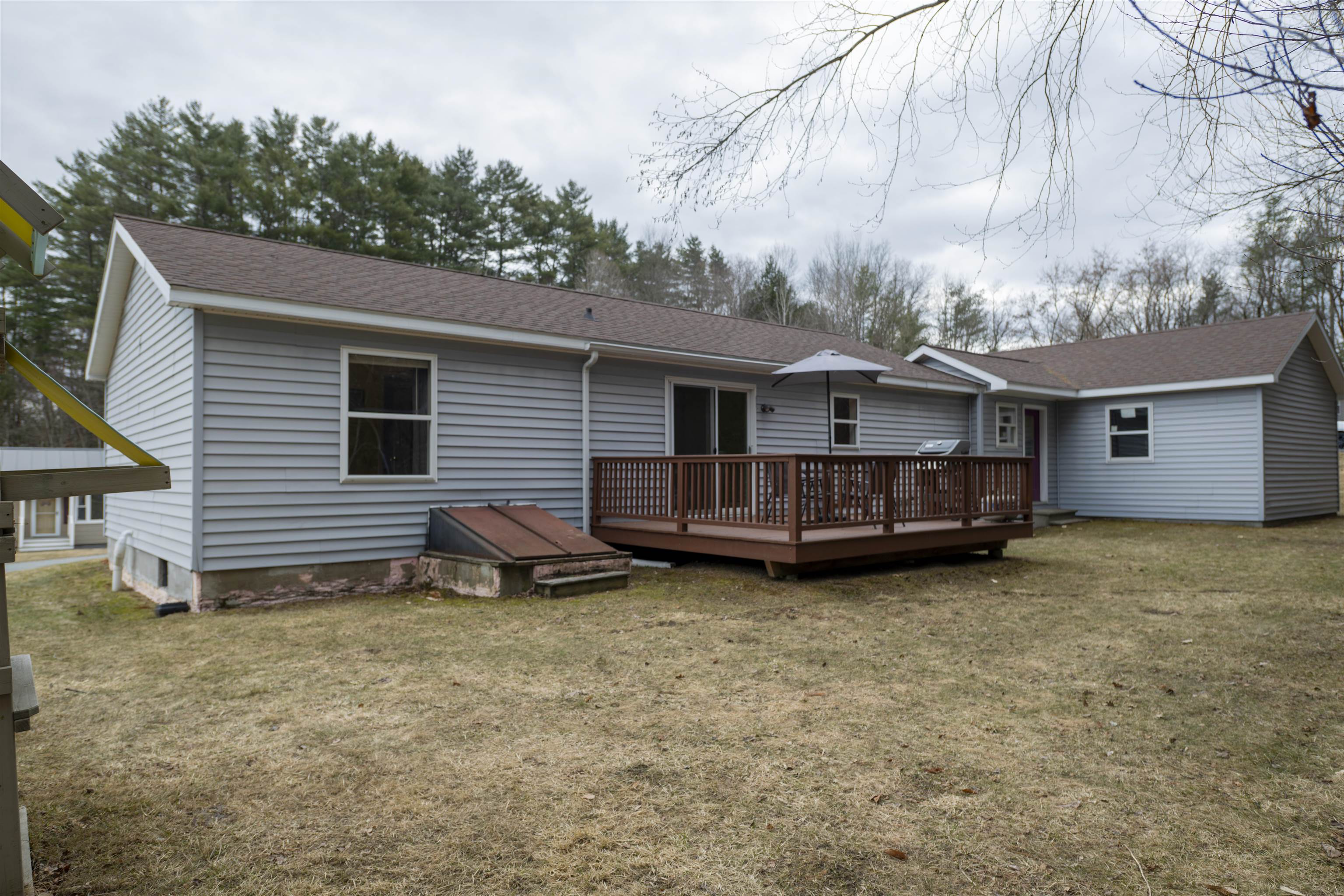 401 Colonial Drive Hartford, VT 05001 - Photo 26 of 33