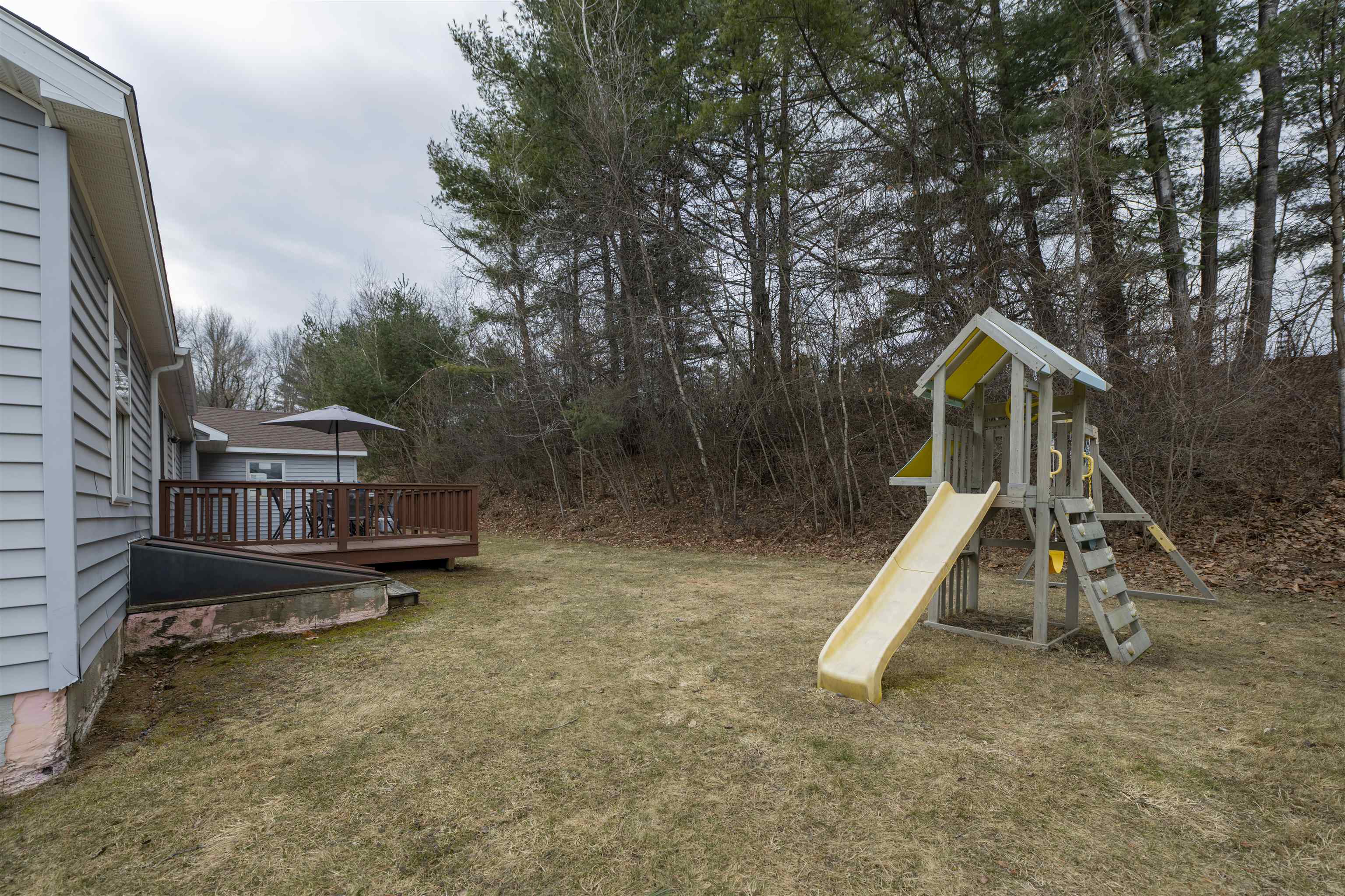 401 Colonial Drive Hartford, VT 05001 - Photo 28 of 33