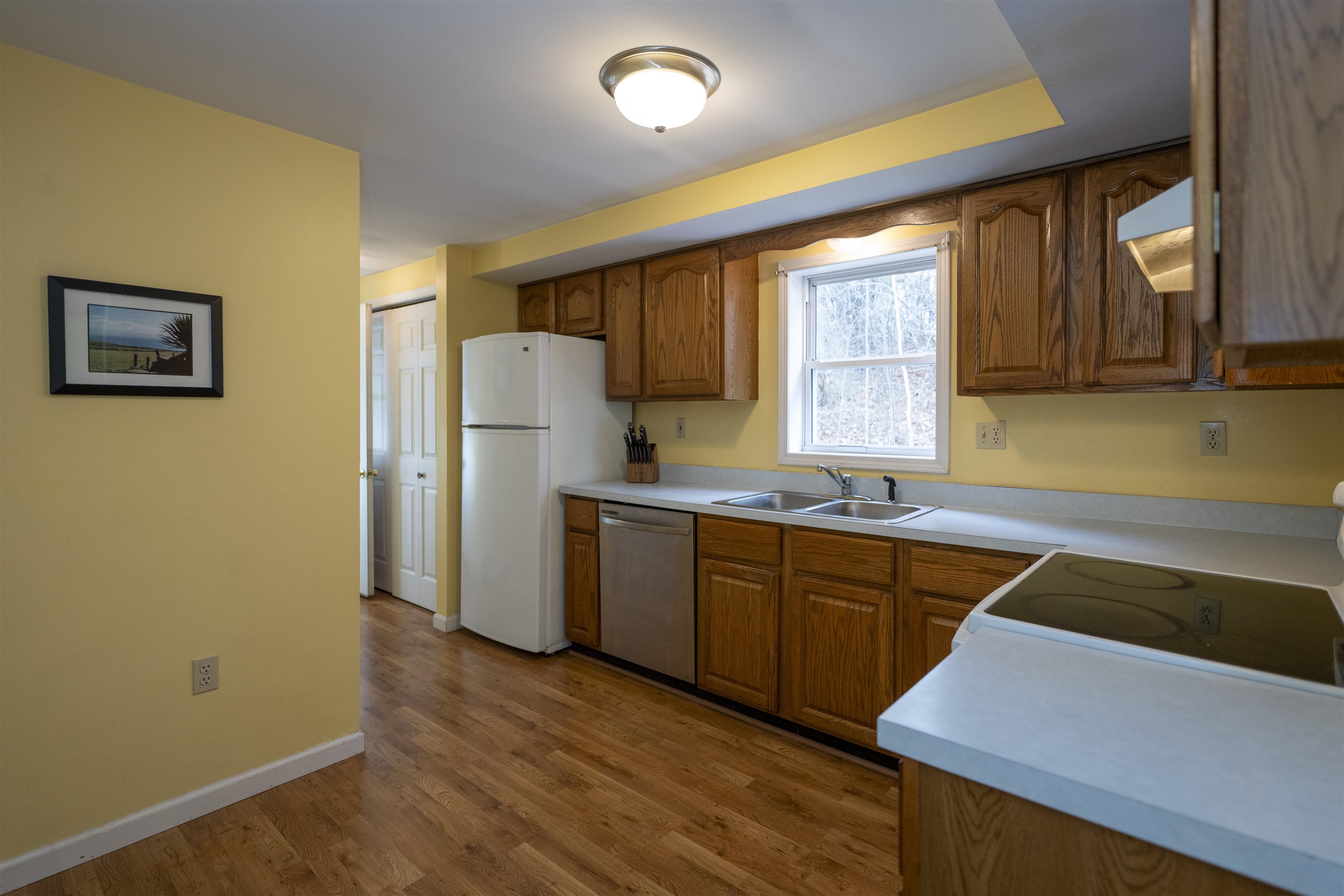 401 Colonial Drive Hartford, VT 05001 - Photo 8 of 33