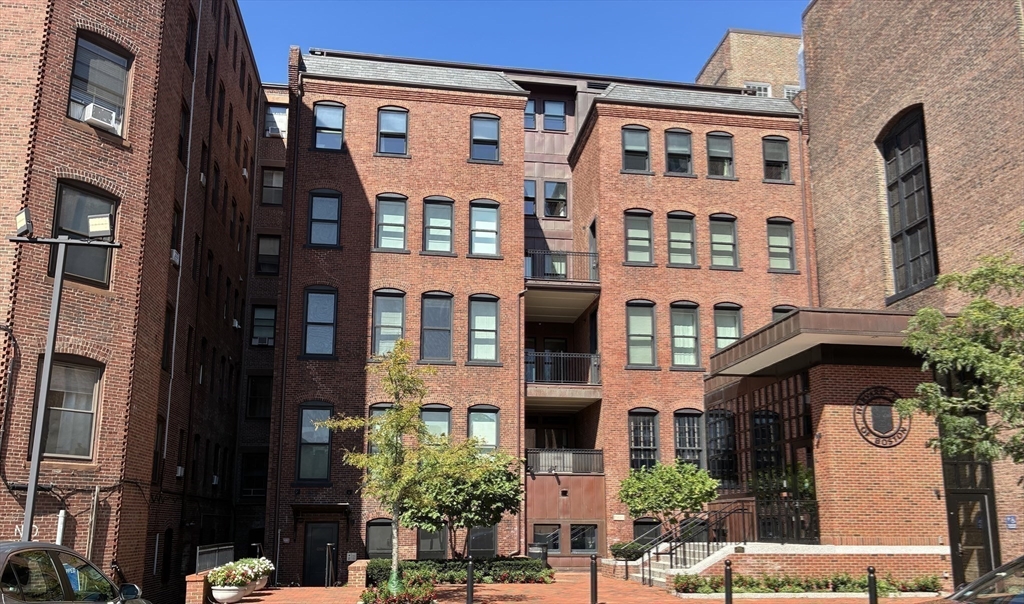 382 Commonwealth Avenue, Unit B1 Boston, MA 02215 - Photo 20 of 22 front view of a building