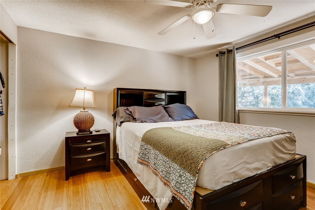 702 204th Street Southeast Bothell, WA 98012 - Photo 14 of 27