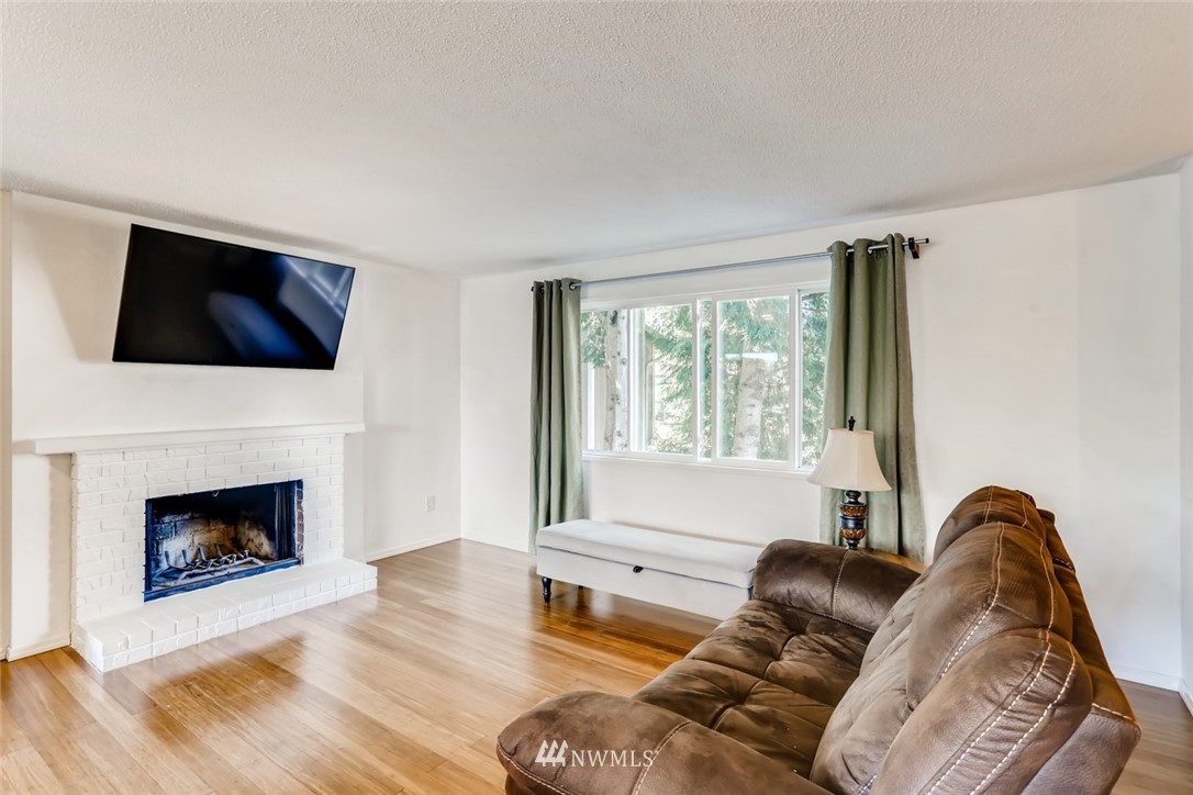 702 204th Street Southeast Bothell, WA 98012 - Photo 3 of 27