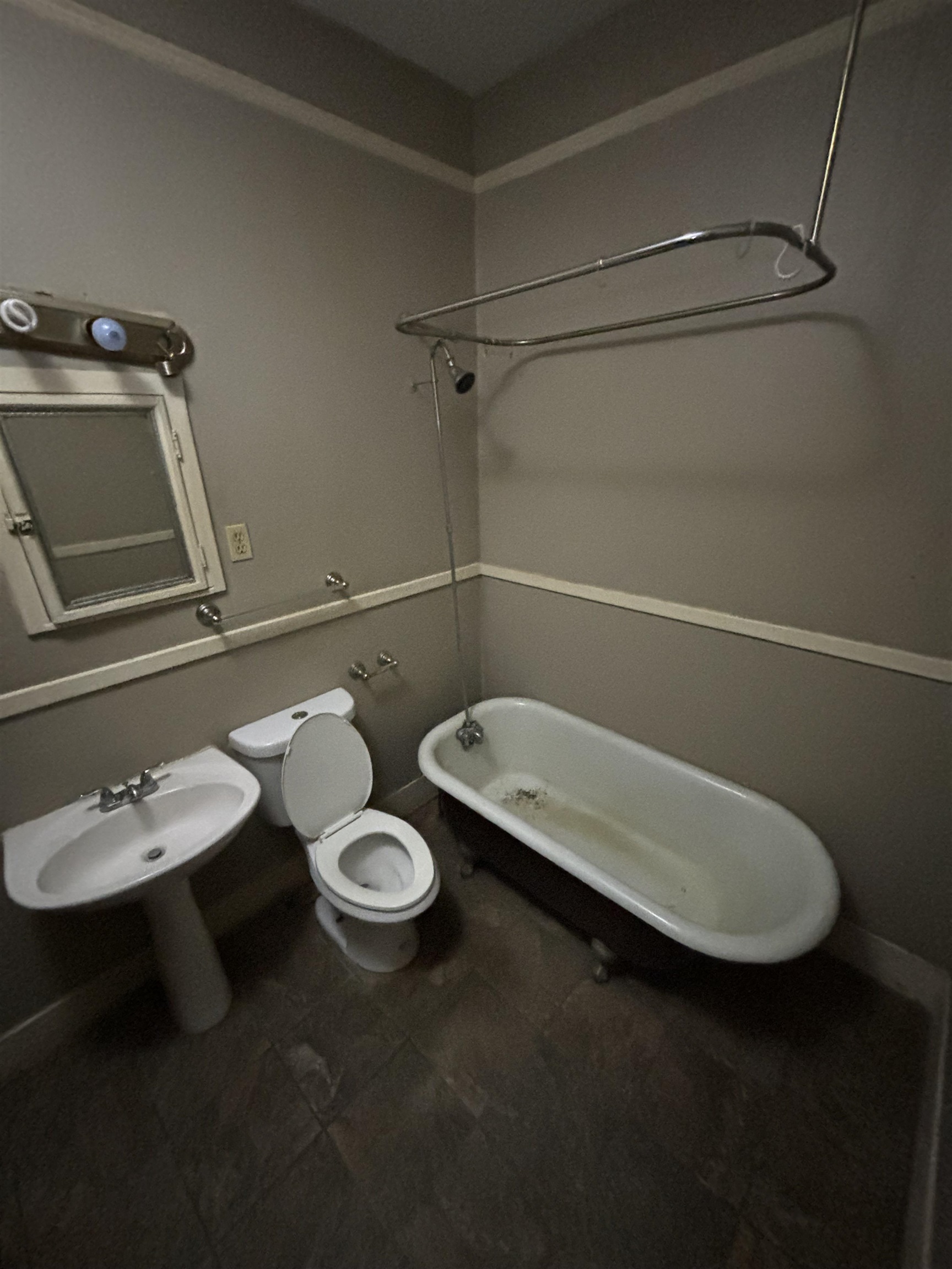 1920 Oliver Avenue Memphis, TN 38104 - Photo 3 of 19 Bathroom featuring toilet and a sink