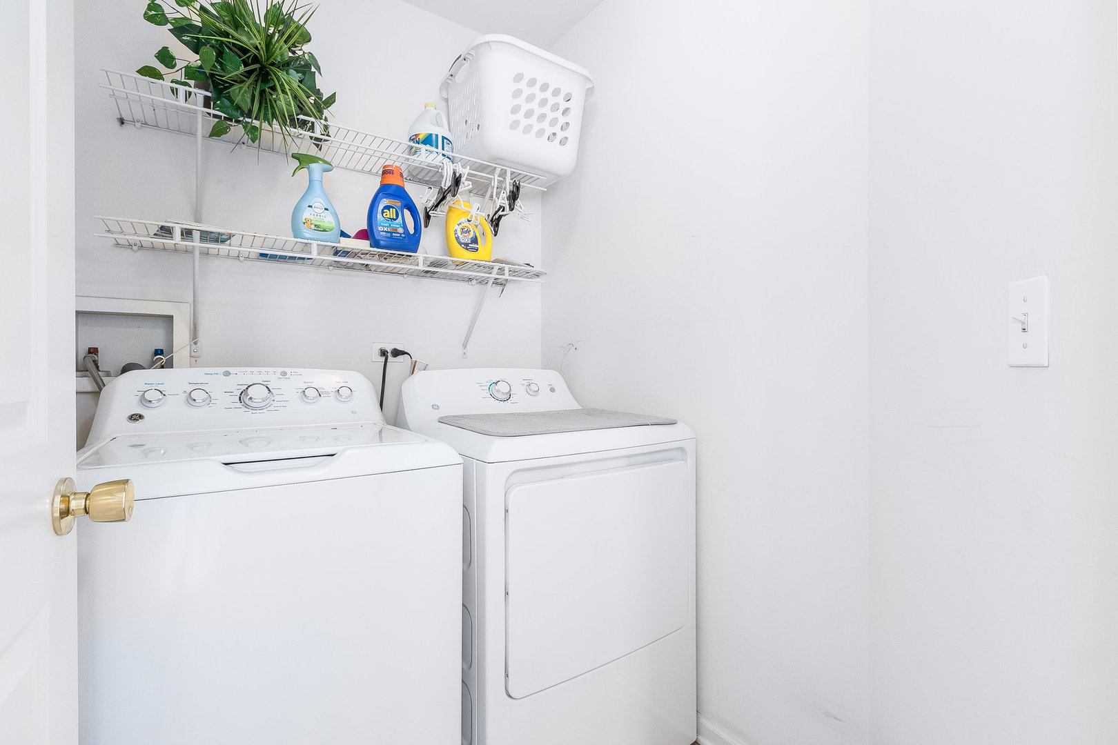 3521 Legacy Drive Joliet, IL 60435 - Photo 19 of 26 a utility room with dryer and washer
