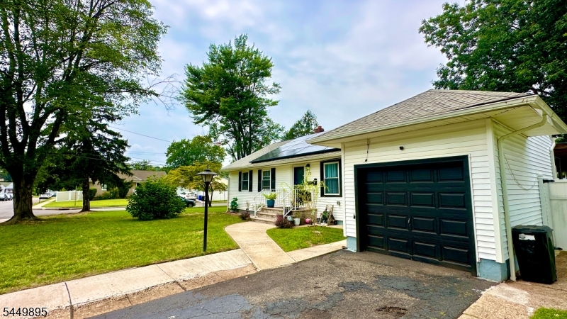 72 Valley View Road Hillside, NJ 07205 - Photo 4 of 41 Gallery Image 4