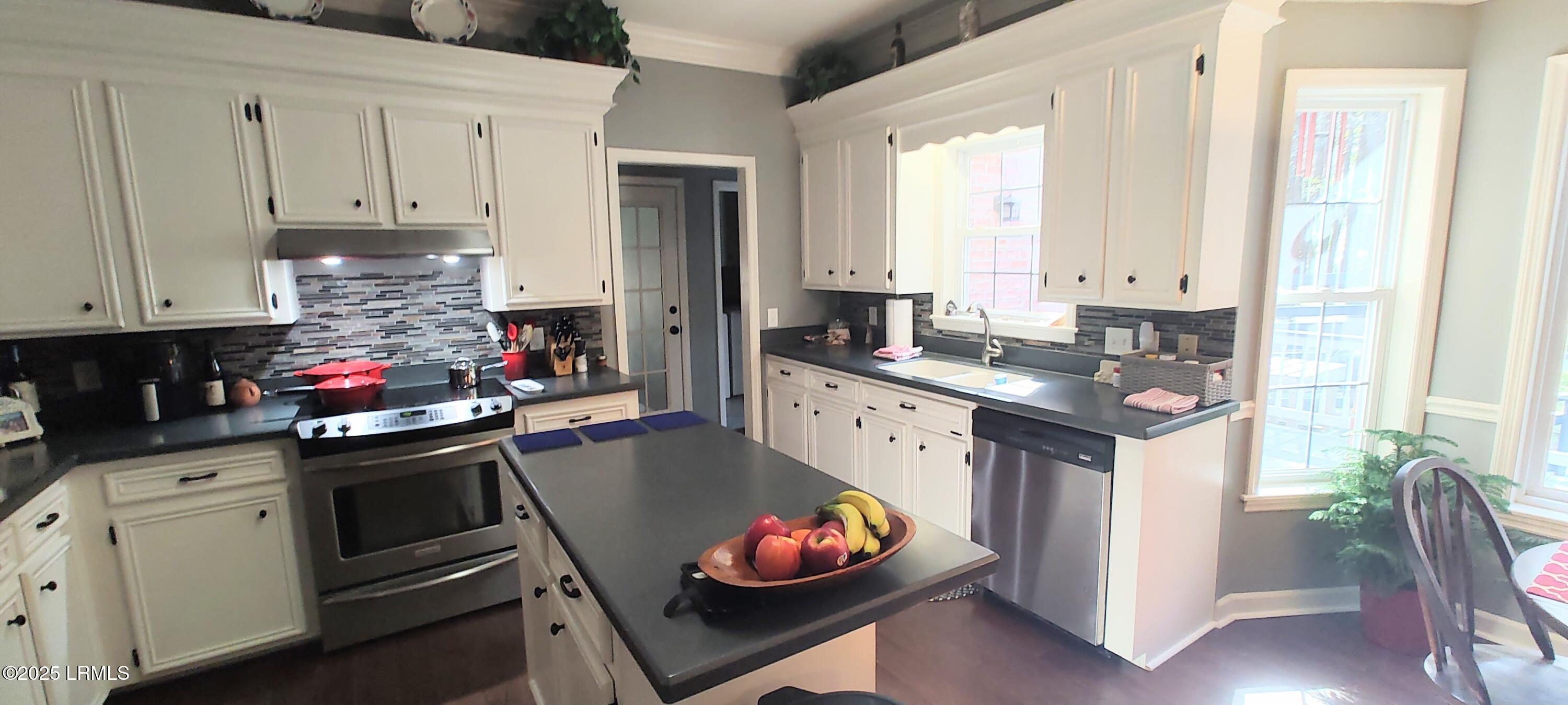 107 Walling Grove Road Beaufort, SC 29907 - Photo 5 of 66 IMG_20250322_160216186