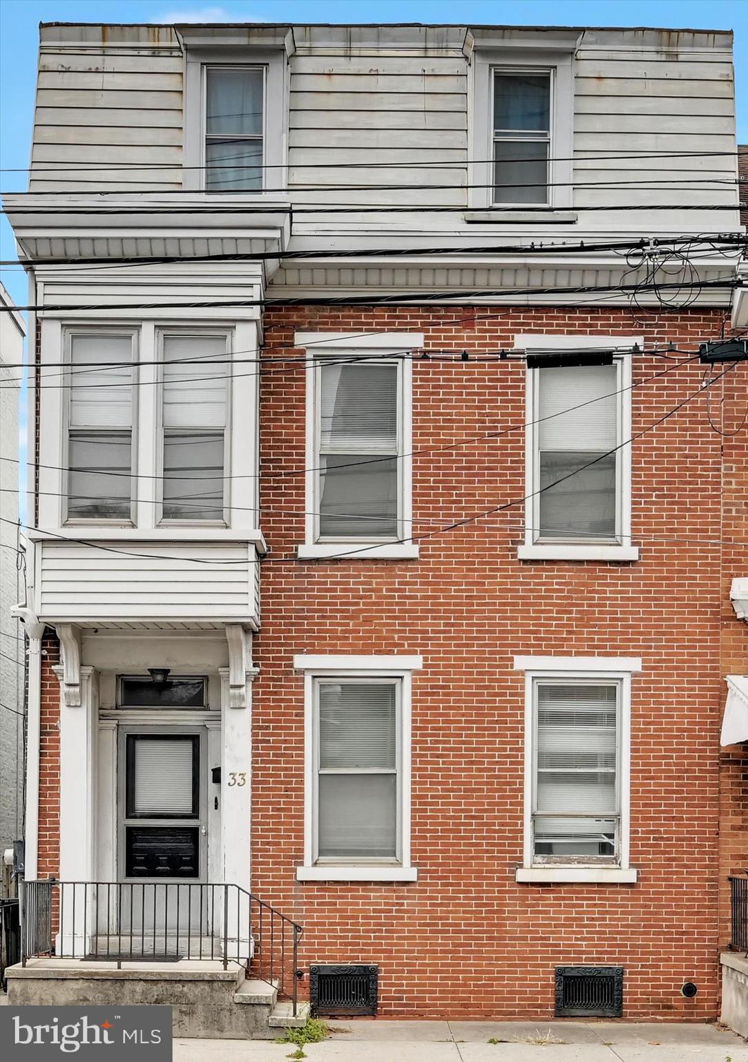 33 North 10th Street Lebanon, PA 17046 - Photo 2 of 31 a building view with a outdoor space