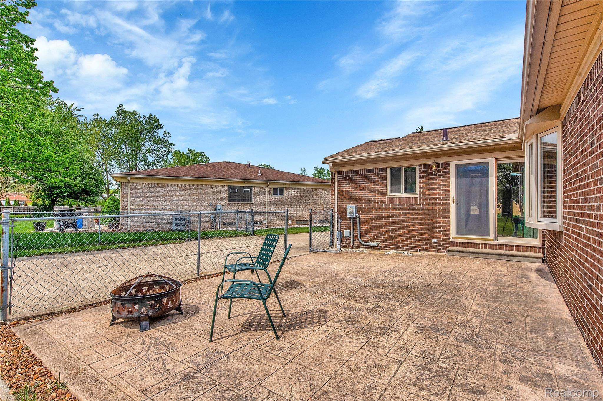 23793 Trail Ridge Drive Romulus, MI 48174 - Photo 4 of 20 Patio.jpeg