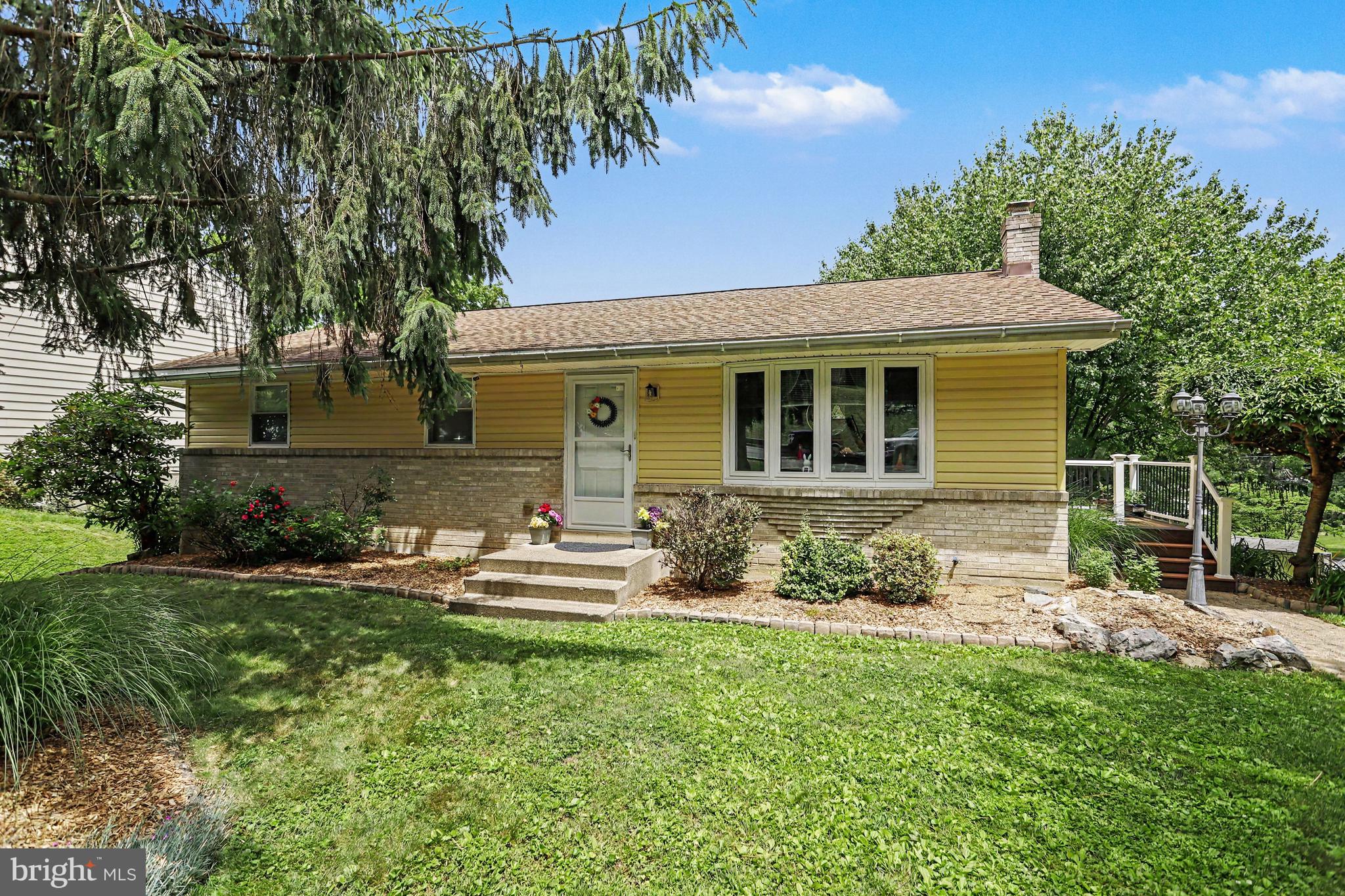 12 Bare Avenue Reading, PA 19607 - Photo 3 of 43