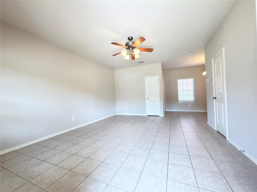 916 Parkplace Ridge Princeton, TX 75407 - Photo 4 of 26 Gallery Image 4