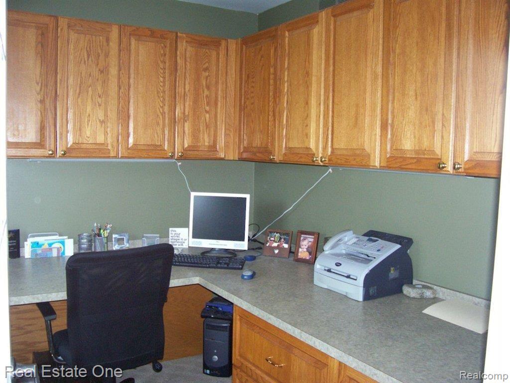 896 Darwin Pl Drive Rochester, MI 48307 - Photo 13 of 24 Main floor library-den
