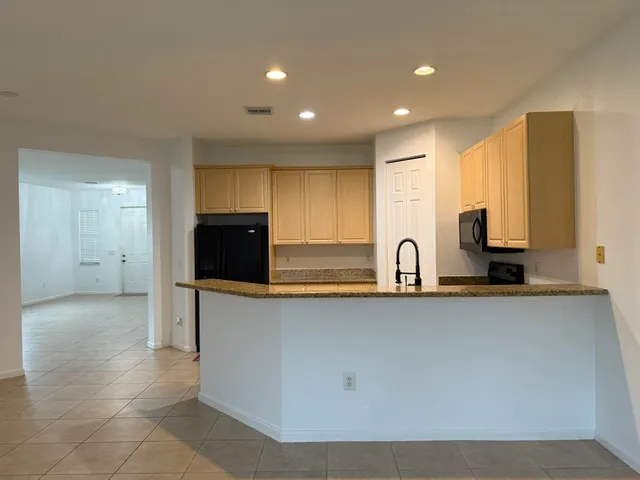 $4,000 | 2100 Mariner Bay Boulevard, Fort Pierce, FL 34949