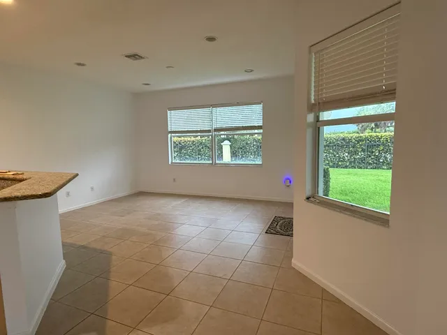 $4,000 | 2100 Mariner Bay Boulevard, Fort Pierce, FL 34949