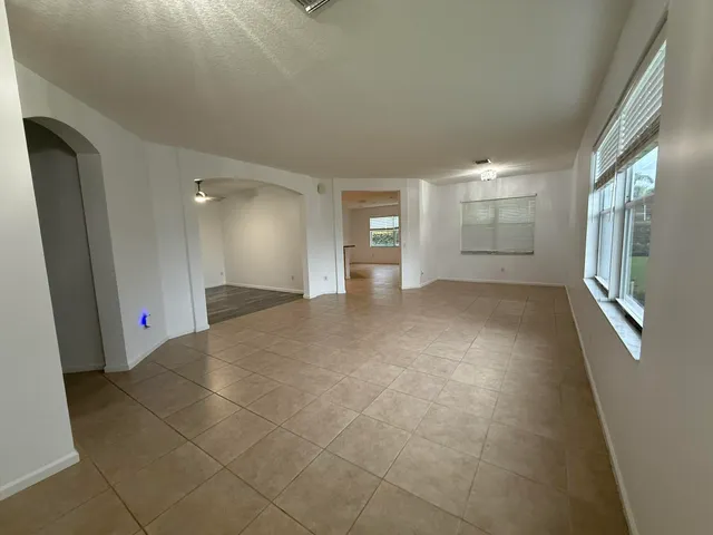 $4,000 | 2100 Mariner Bay Boulevard, Fort Pierce, FL 34949