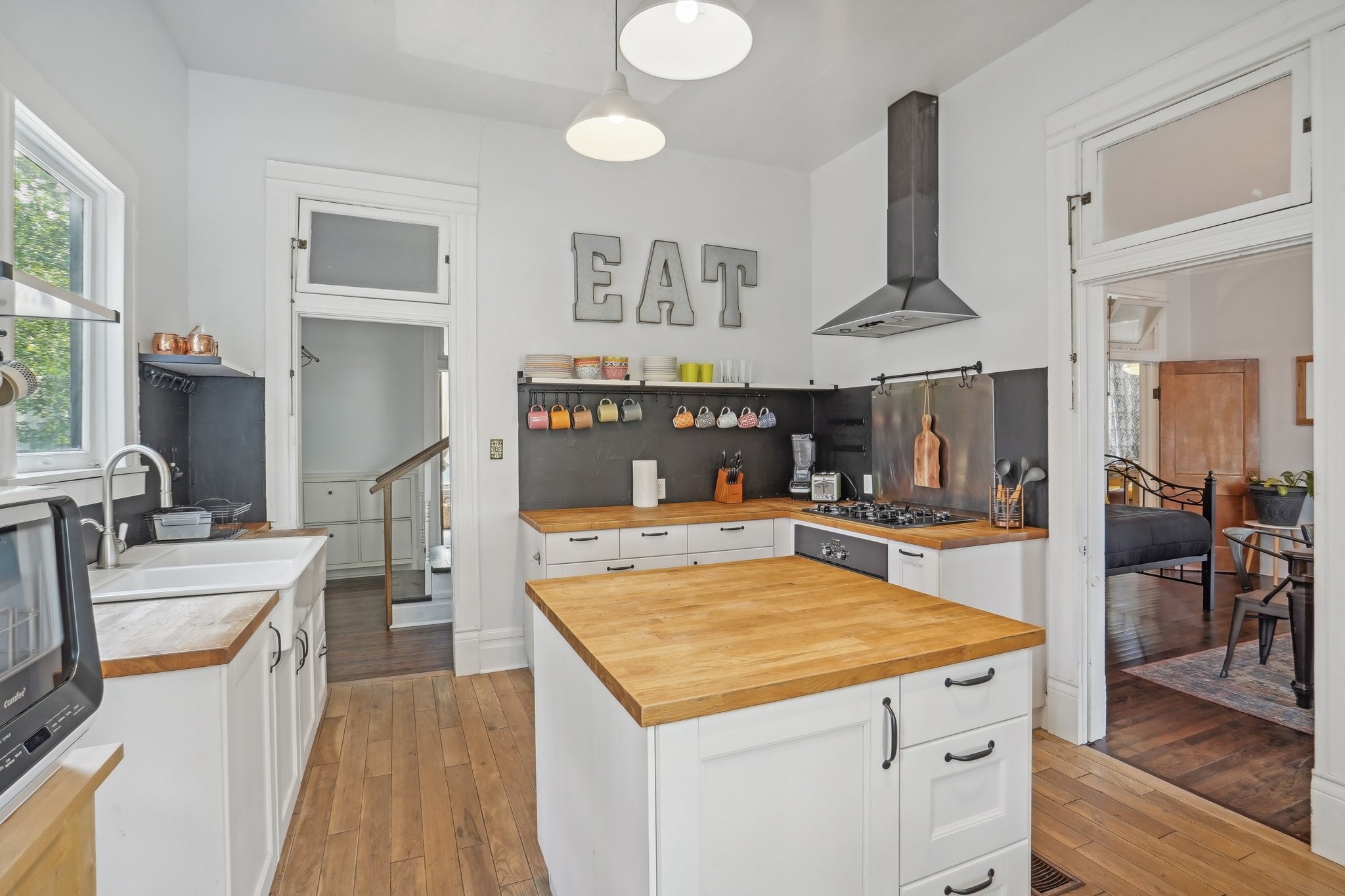 504 Fairview Street Houston, TX 77006 - Photo 10 of 39