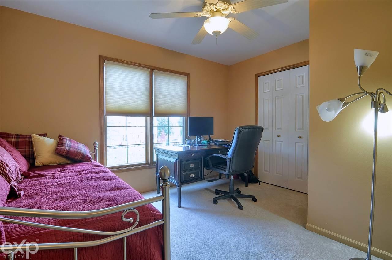 2057 Ridgefield Court Rochester Hills, MI 48306 - Photo 25 of 35